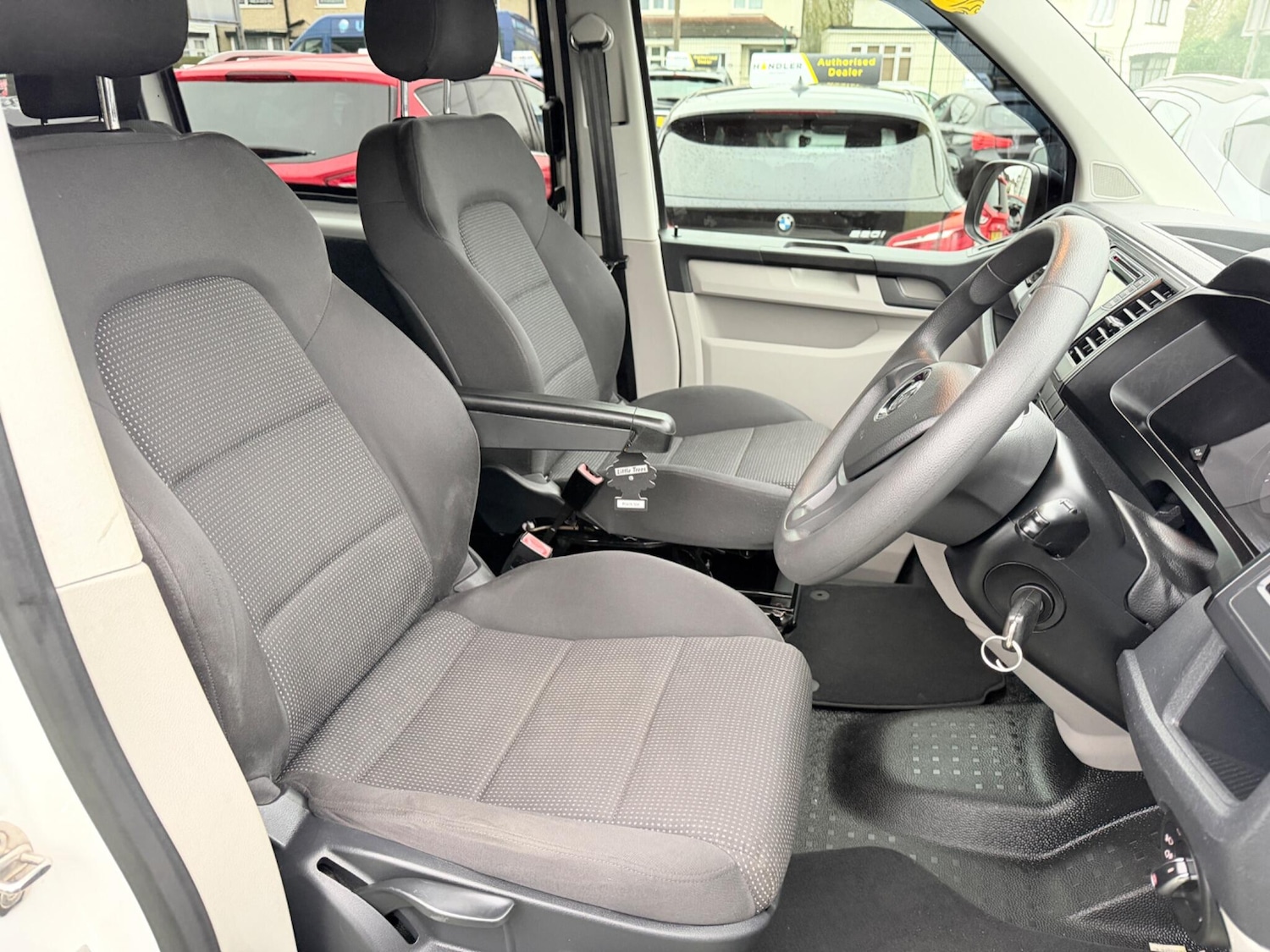 Used Volkswagen Transporter 2017 for sale - 77909834: Photo 10