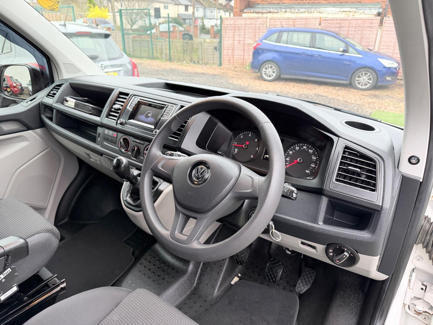 Used Volkswagen Transporter 2017 for sale - 77909834: Photo 16