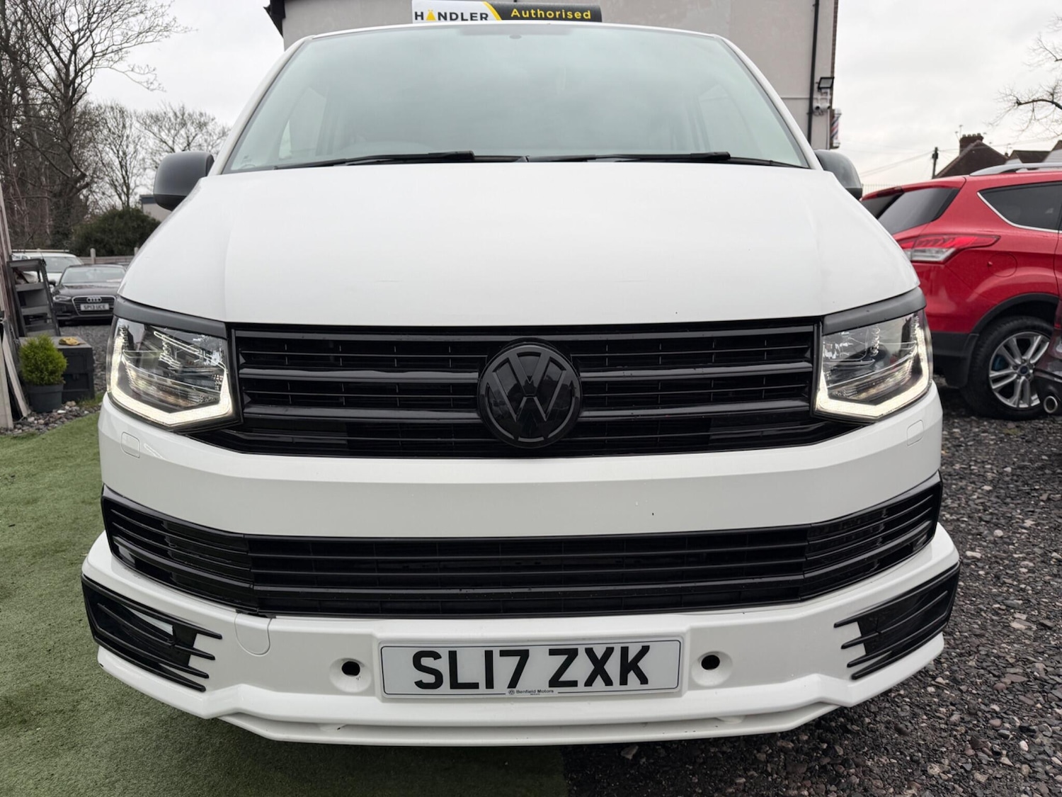 Used Volkswagen Transporter 2017 for sale - 77909834: Photo 2