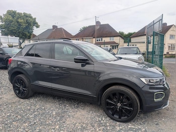 Used Volkswagen T-Roc 2020 for sale - 79062516: Photo