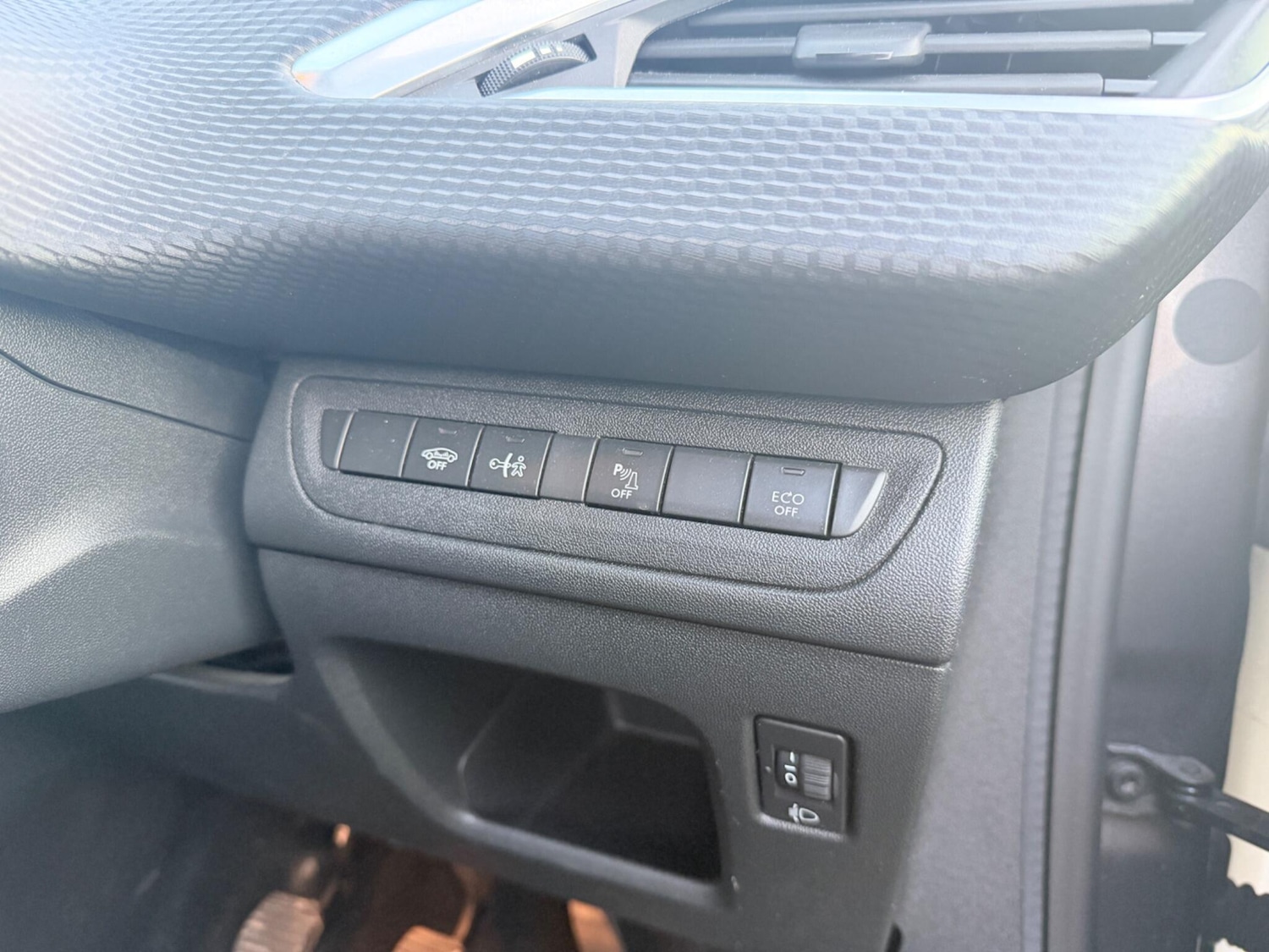 Used Peugeot 2008 2017 for sale - 77958558: Photo 22