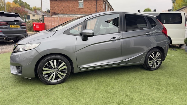 Used Honda Jazz 2017 for sale - 76283700: Photo 5