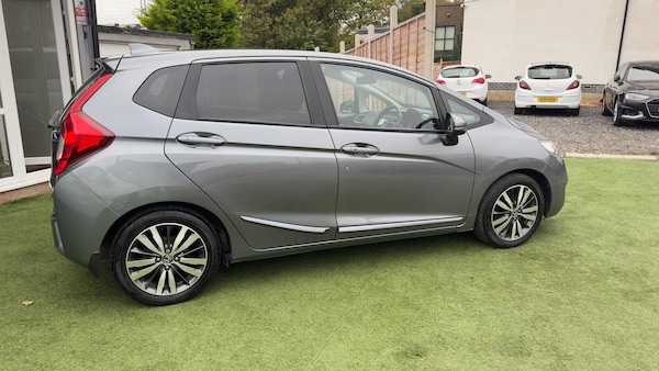 Used Honda Jazz 2017 for sale - 76283700: Photo 9