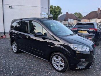 Used Ford Transit Courier 2023 for sale - 78854120: Photo