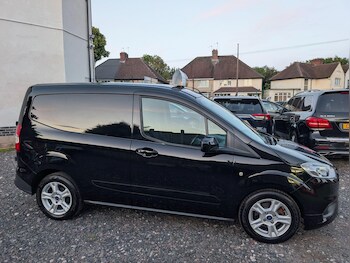 Used Ford Transit Courier 2023 for sale - 78854120: Photo