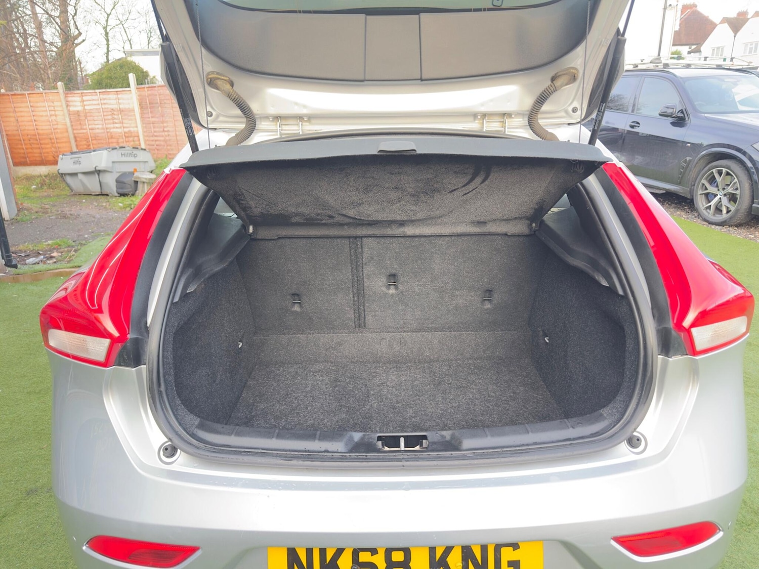 Used Volvo V40 2019 for sale - 77081266: Photo 11