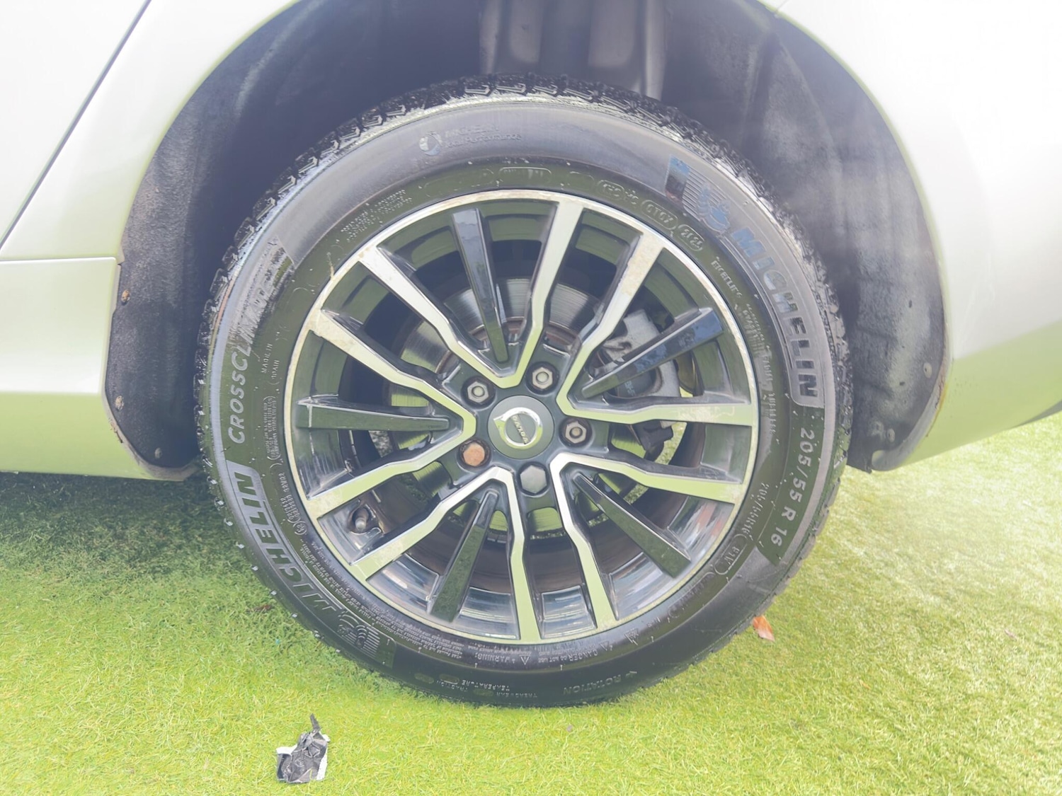 Used Volvo V40 2019 for sale - 77081266: Photo 24