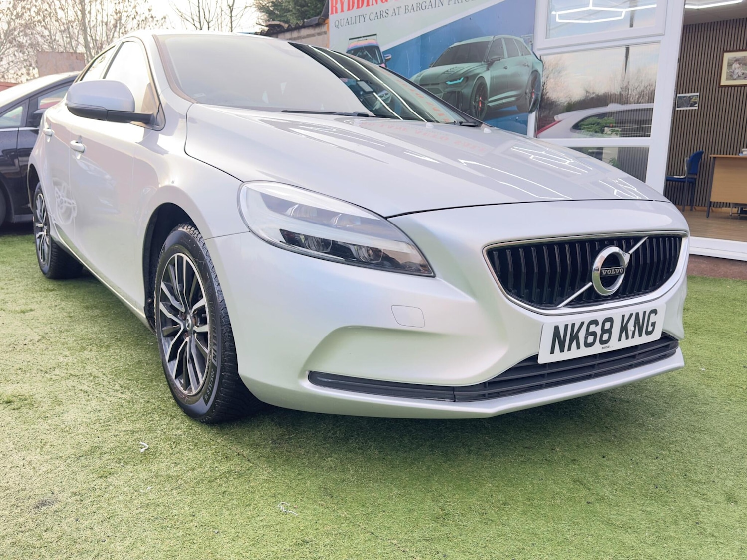 Used Volvo V40 2019 for sale - 77081266: Photo 4
