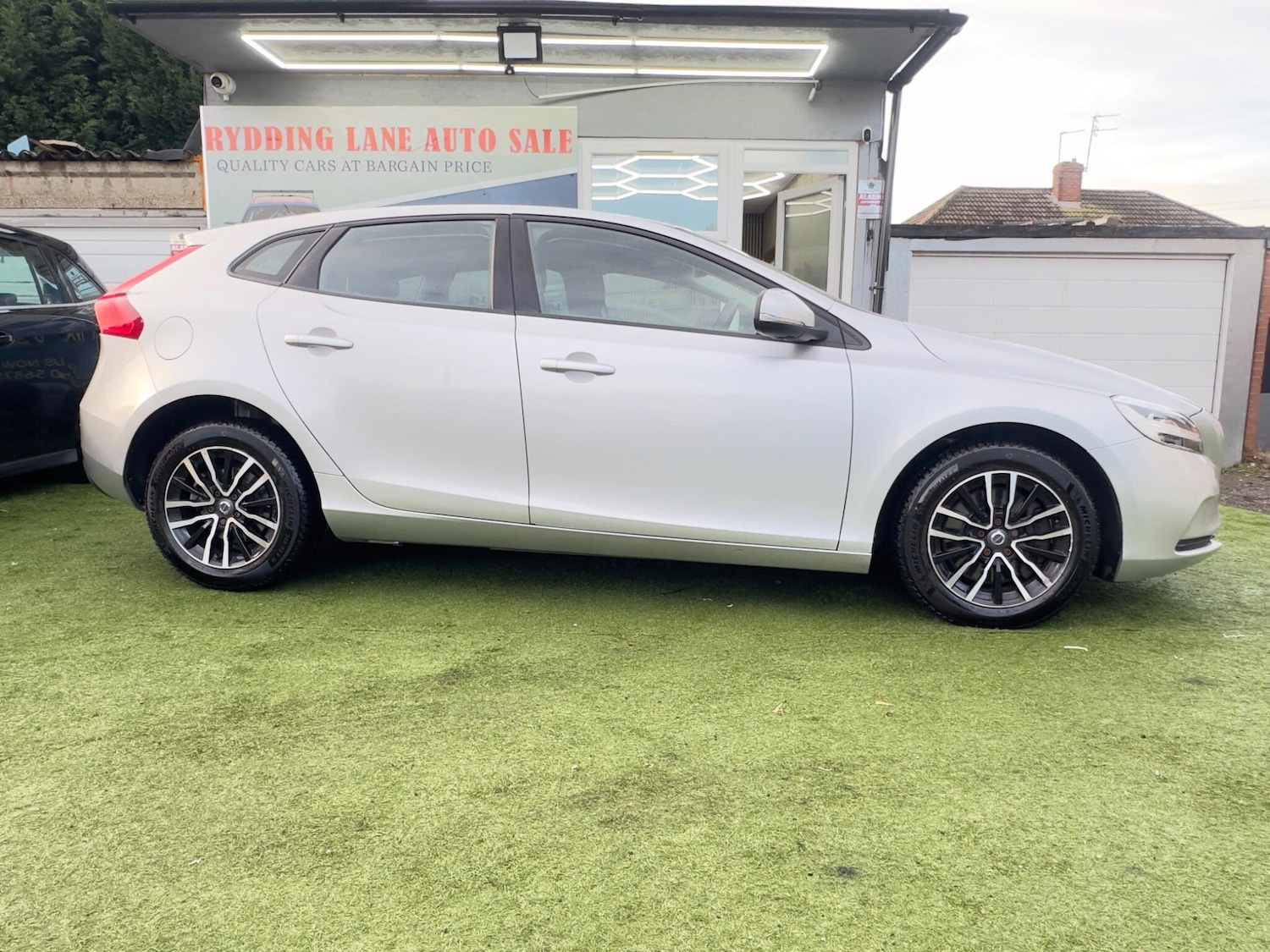 Used Volvo V40 2019 for sale - 77081266: Photo 5