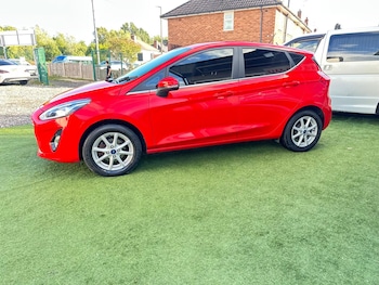 Used Ford Fiesta 2018 for sale - 76043027: Photo