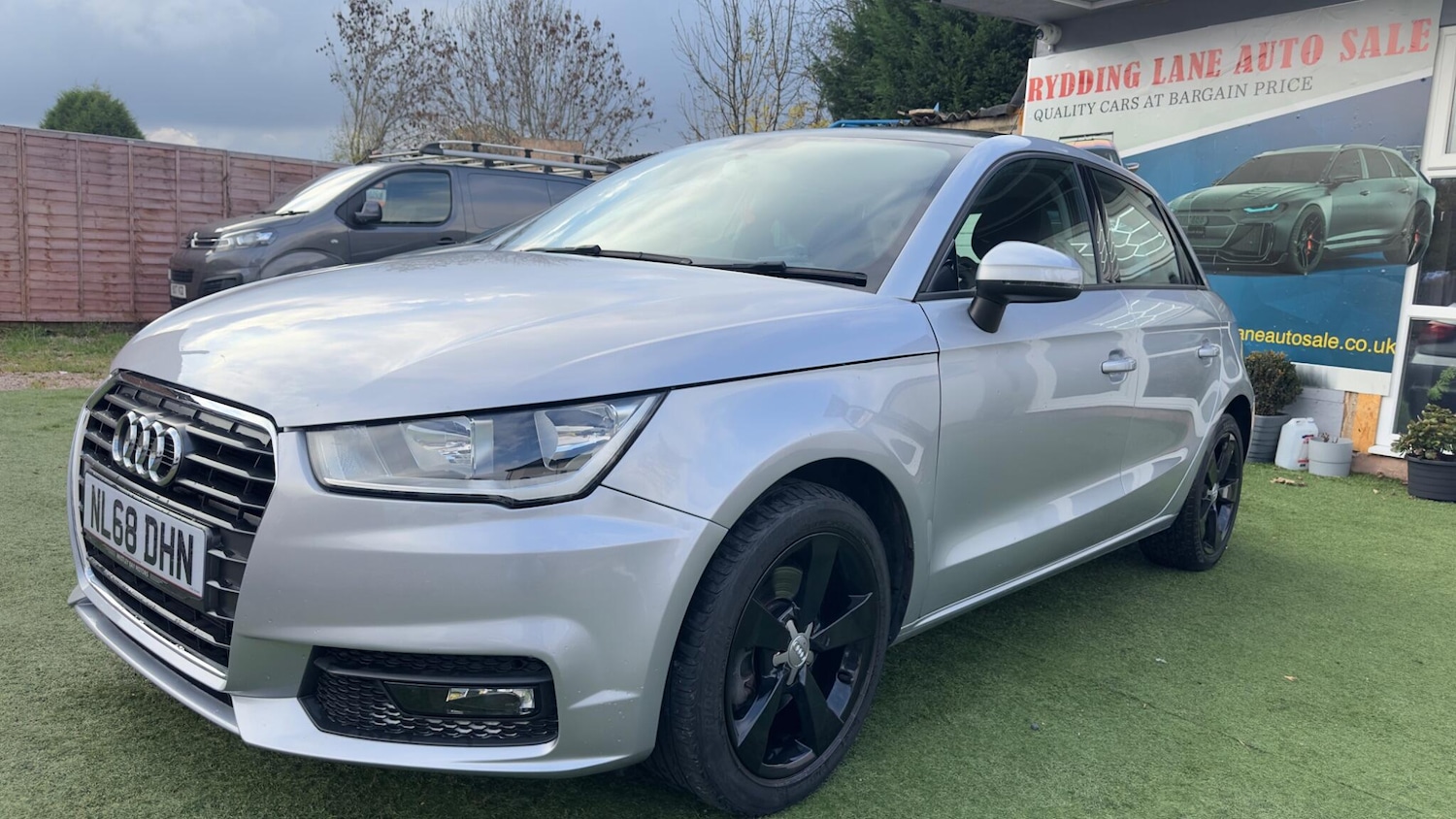 Used Audi A1 for sale - 76527841: Photo 2