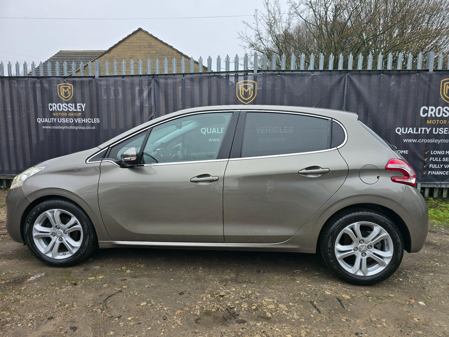 Used Peugeot 208 2015 for sale - 77764025: Photo 13