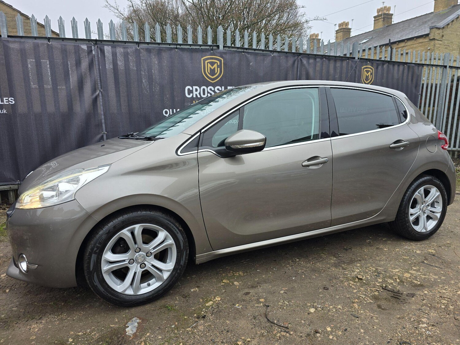 Used Peugeot 208 2015 for sale - 77764025: Photo 14