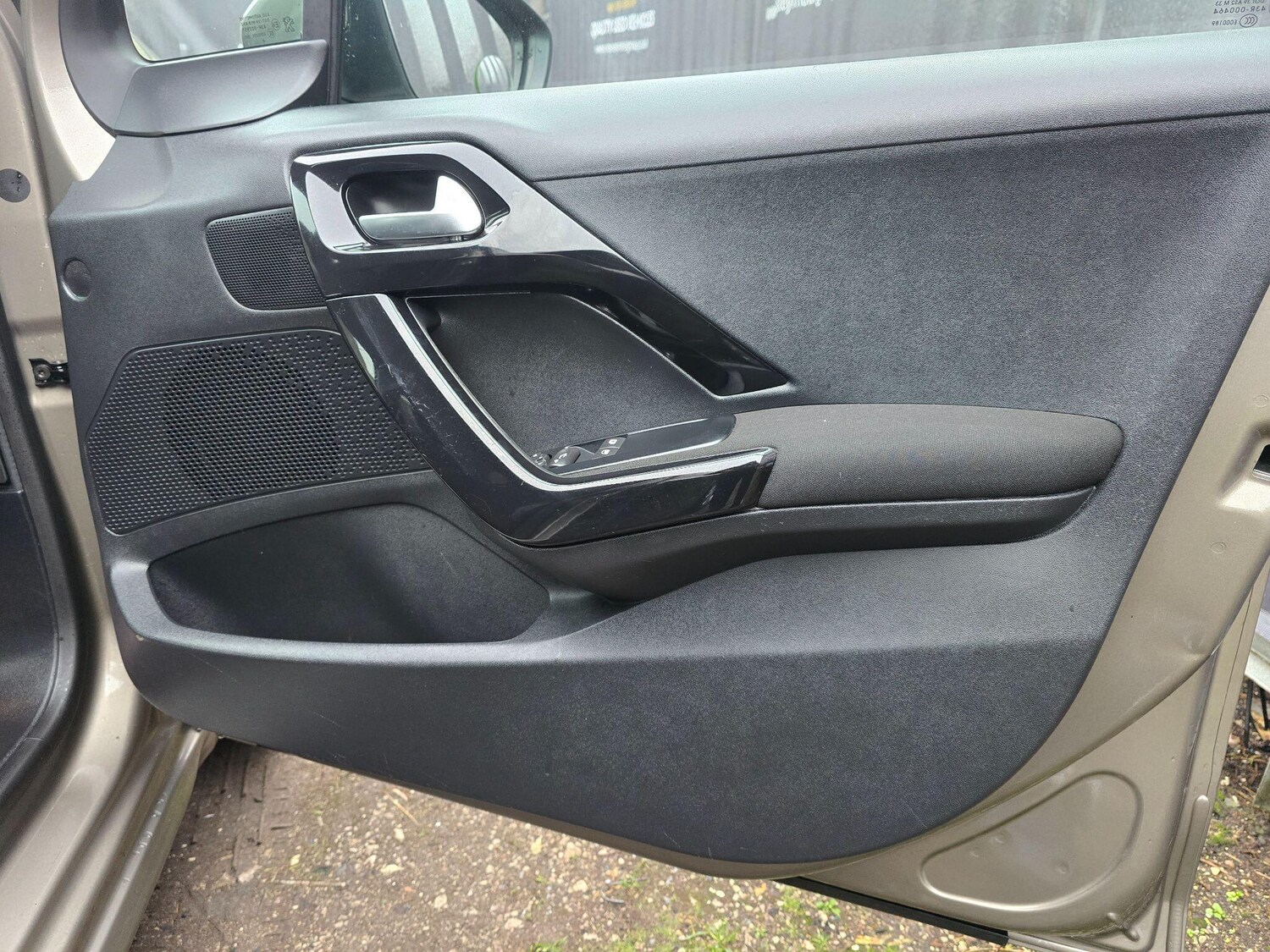 Used Peugeot 208 2015 for sale - 77764025: Photo 21