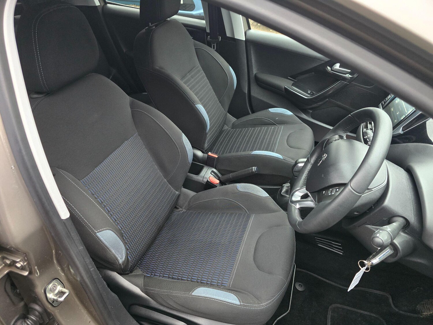 Used Peugeot 208 2015 for sale - 77764025: Photo 24