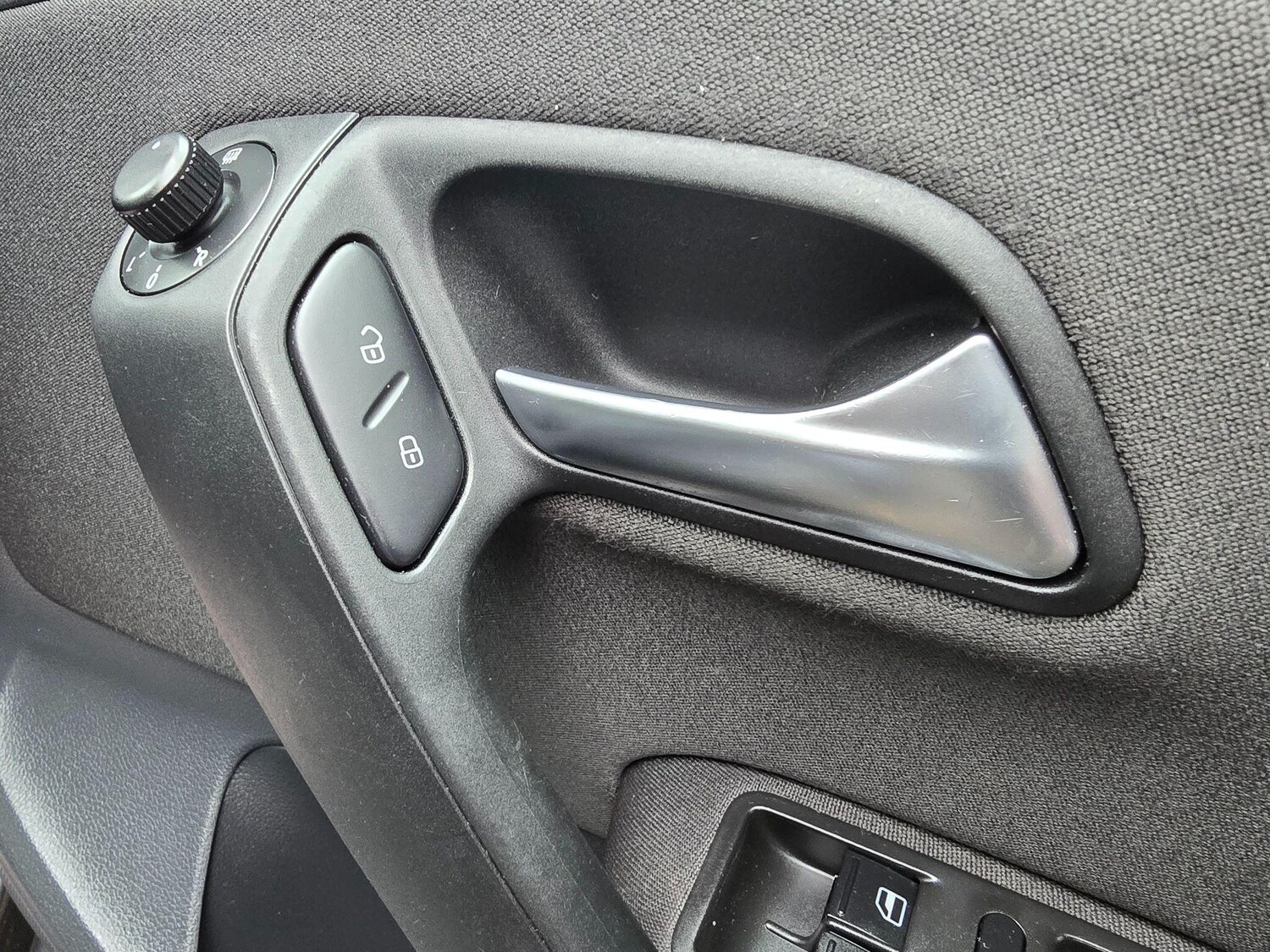 Used Volkswagen Polo 2011 for sale - 77764048: Photo 25