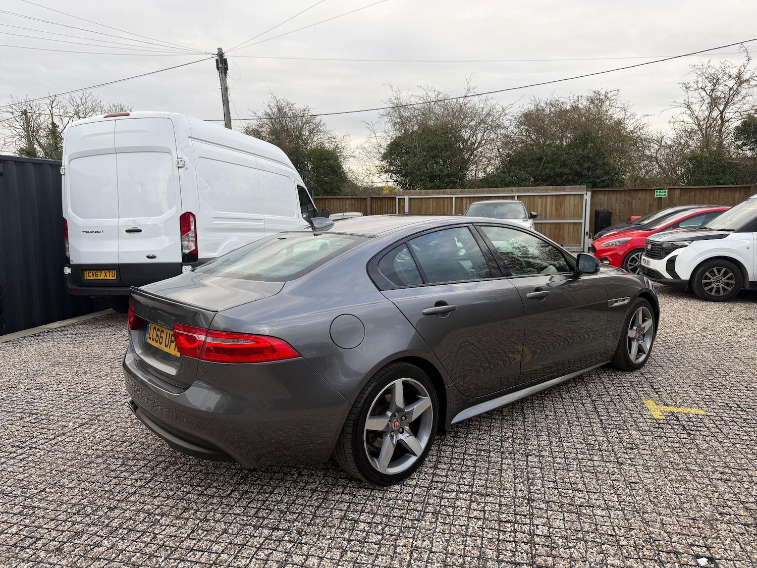 Used Jaguar XE 2016 for sale - 77762522: Photo 5