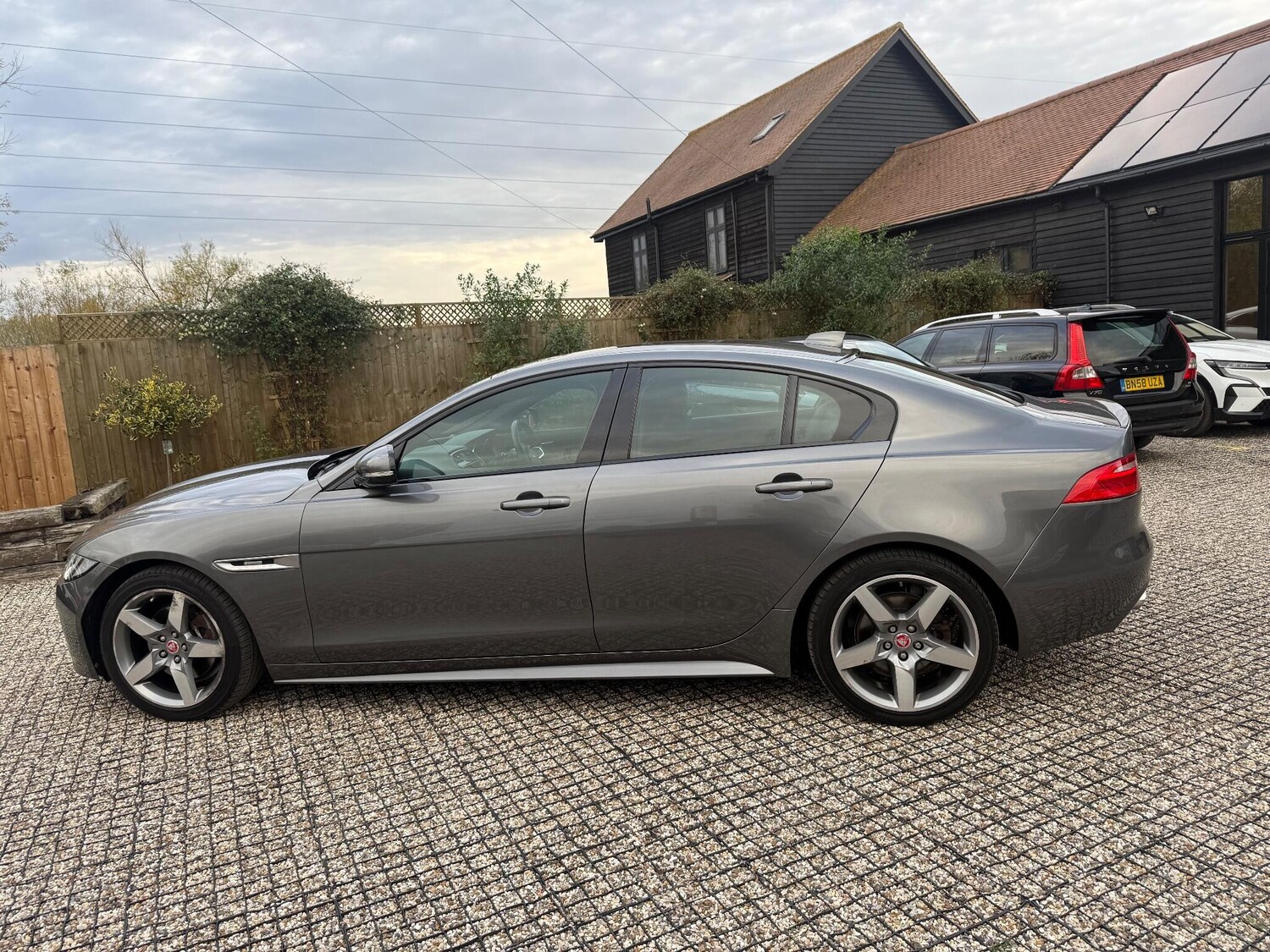 Used Jaguar XE 2016 for sale - 77762522: Photo 8