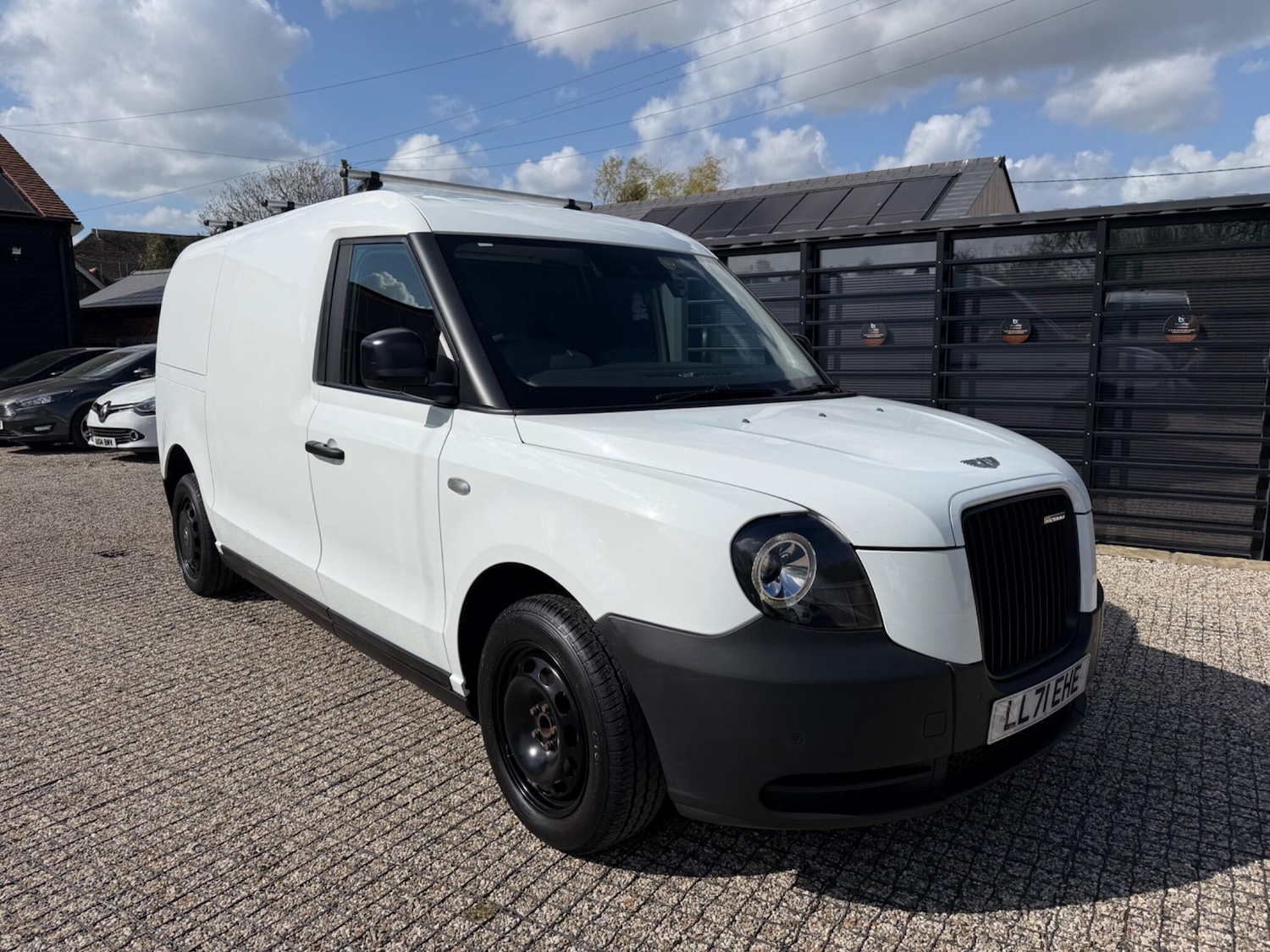 Used LEVC VN5 2021 for sale - 78219515: Photo 2