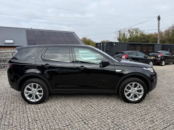 Used Land Rover Discovery Sport 2015 for sale - 77762509: Photo