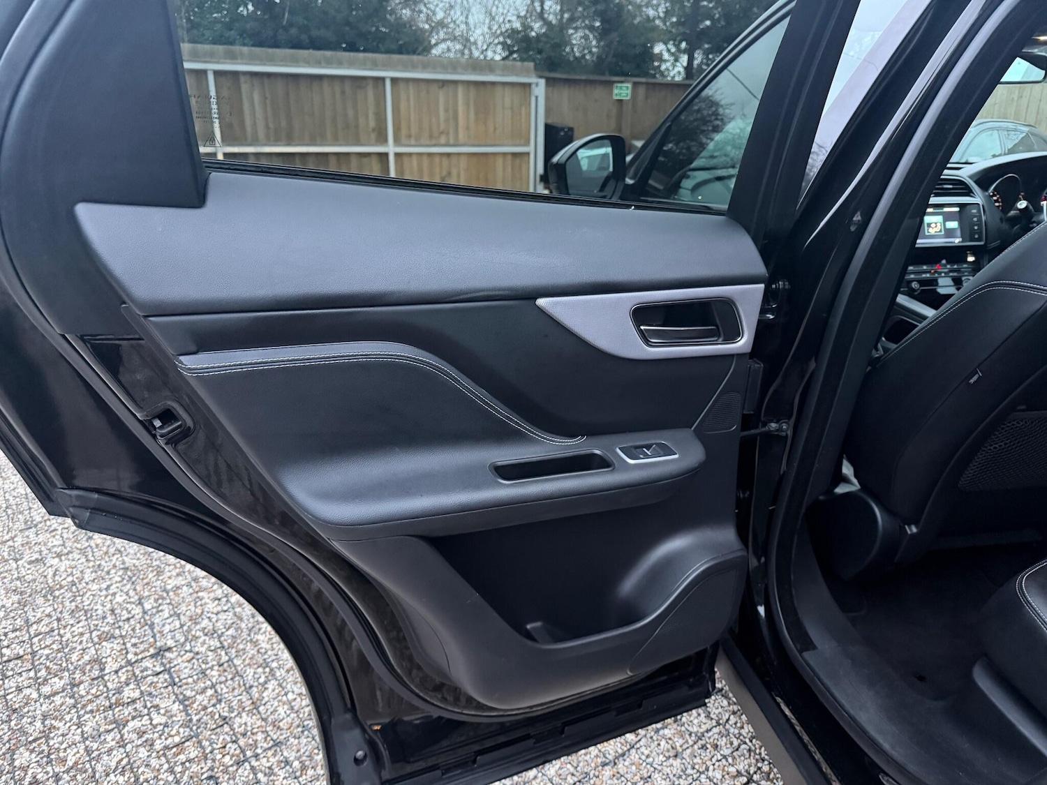 Used Jaguar F-Pace 2017 for sale - 77762533: Photo 11