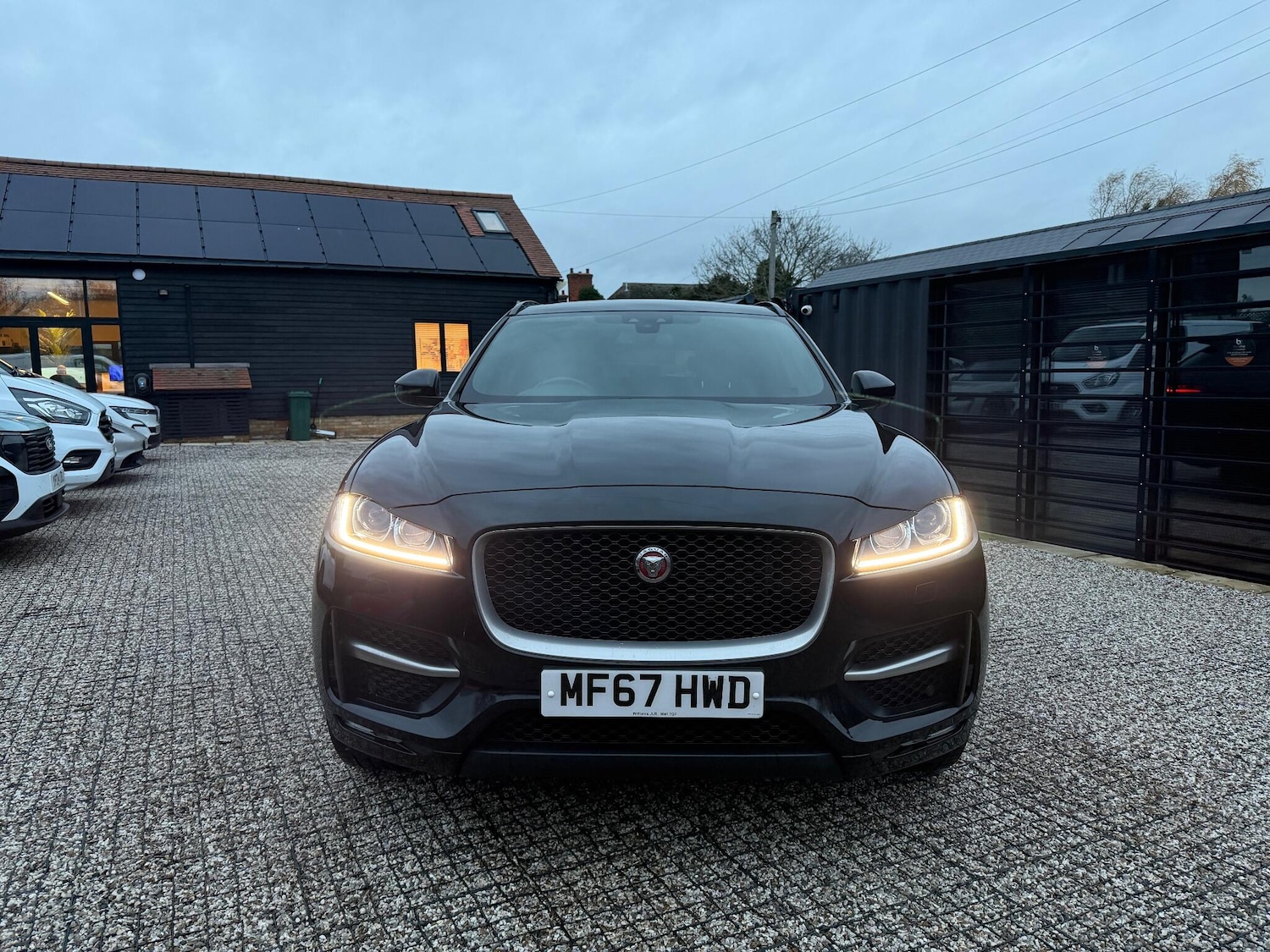 Used Jaguar F-Pace 2017 for sale - 77762533: Photo 2