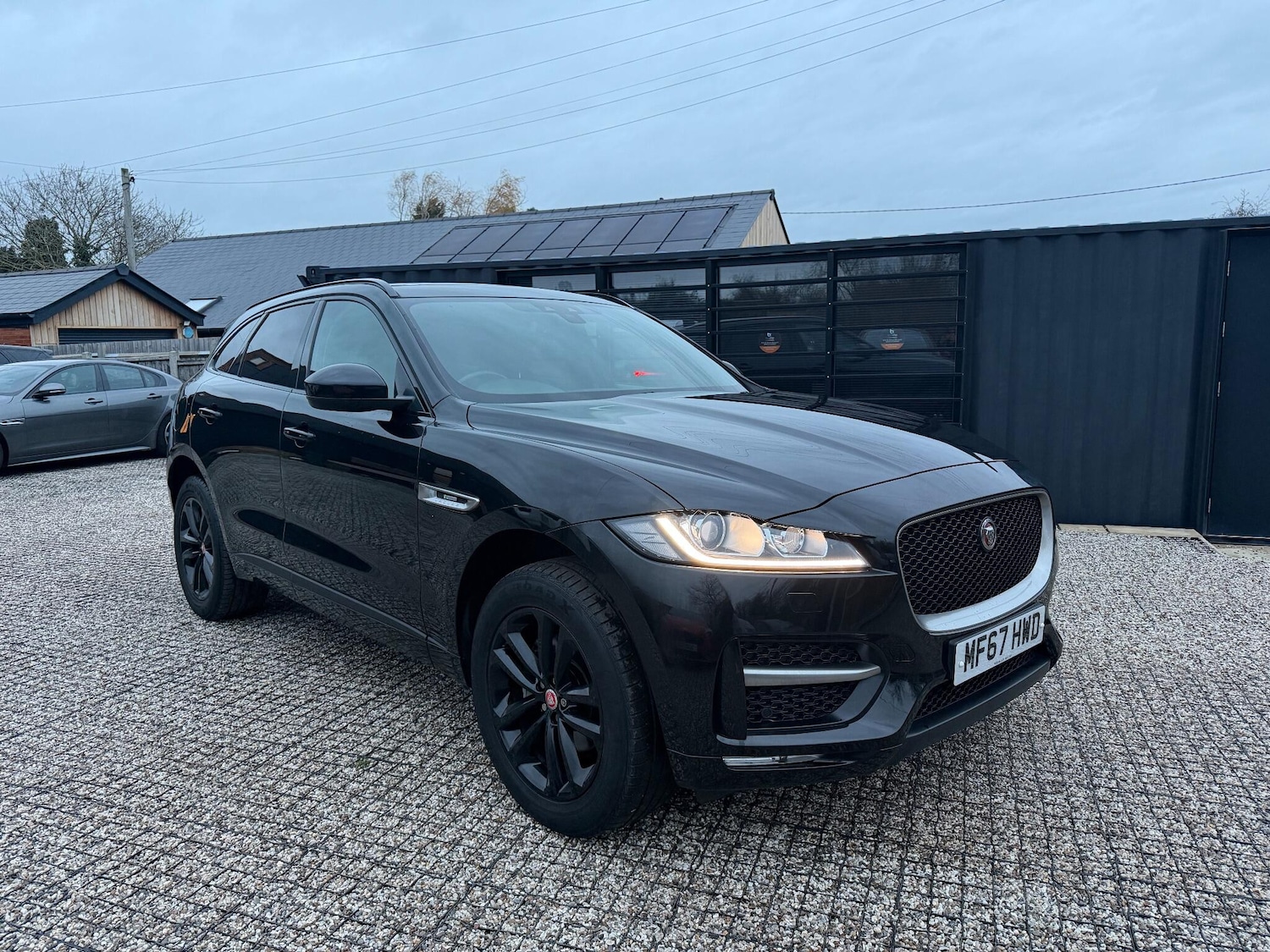 Used Jaguar F-Pace 2017 for sale - 77762533: Photo 3