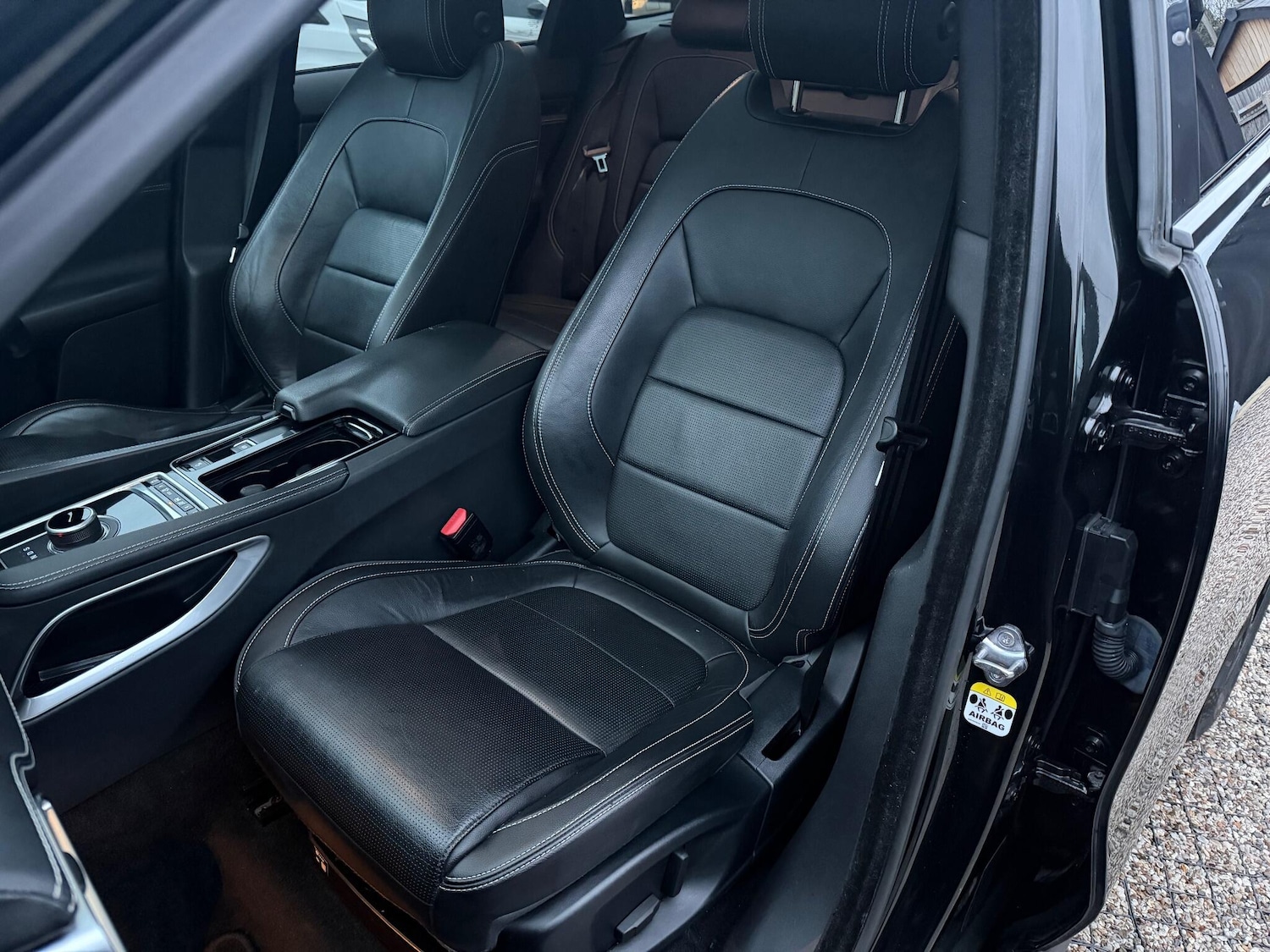 Used Jaguar F-Pace 2017 for sale - 77762533: Photo 9