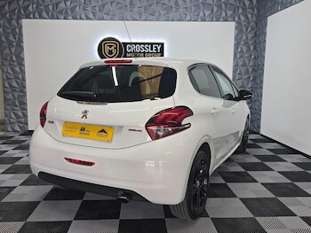 Used Peugeot 208 2017 for sale - 79047320: Photo