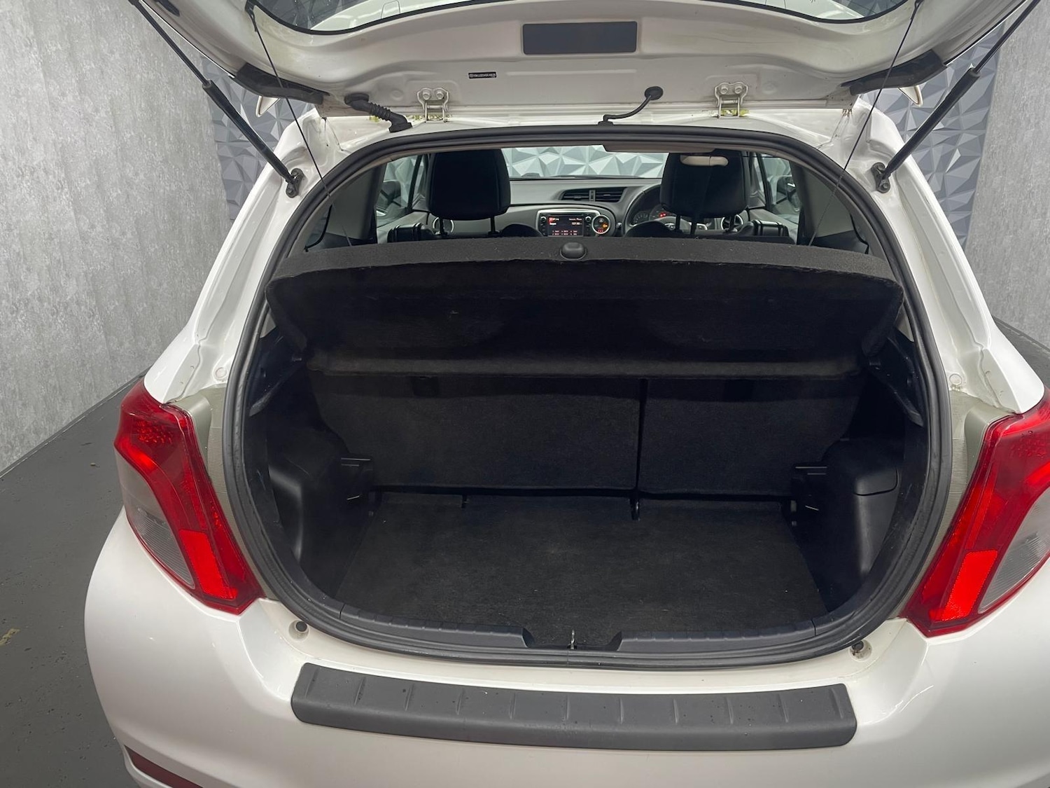 Used Toyota Yaris 2013 for sale - 78029242: Photo 17