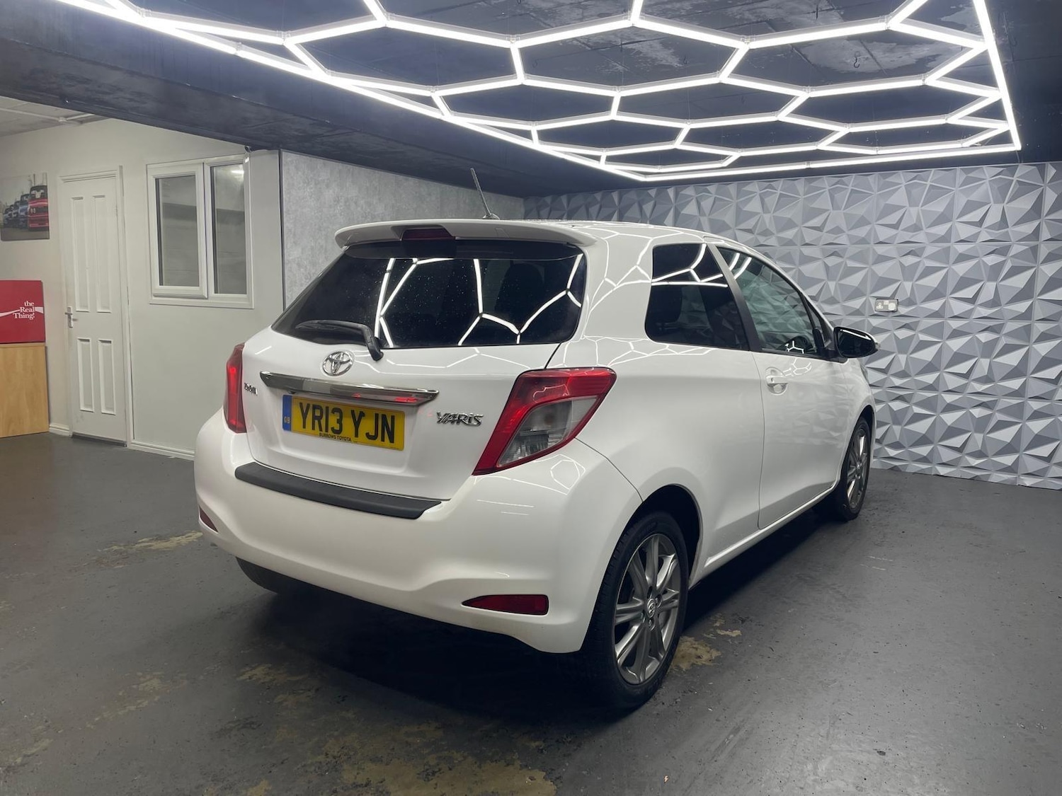 Used Toyota Yaris 2013 for sale - 78029242: Photo 8