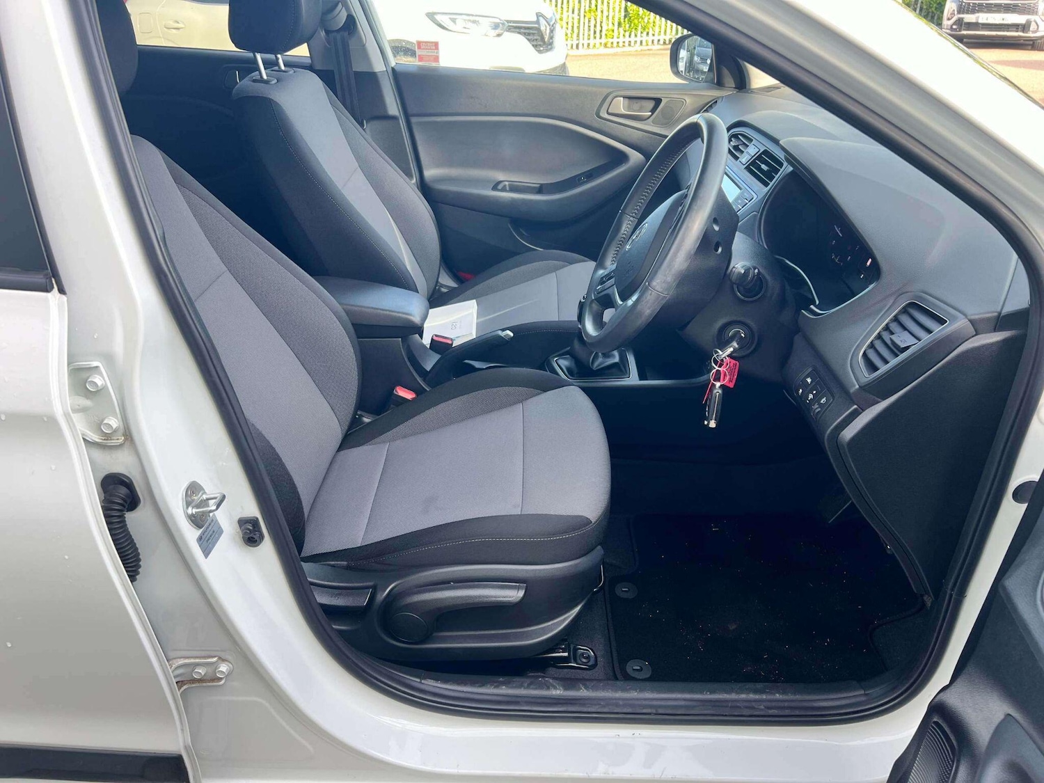 Used Hyundai i20 2017 for sale - 76701278: Photo 10