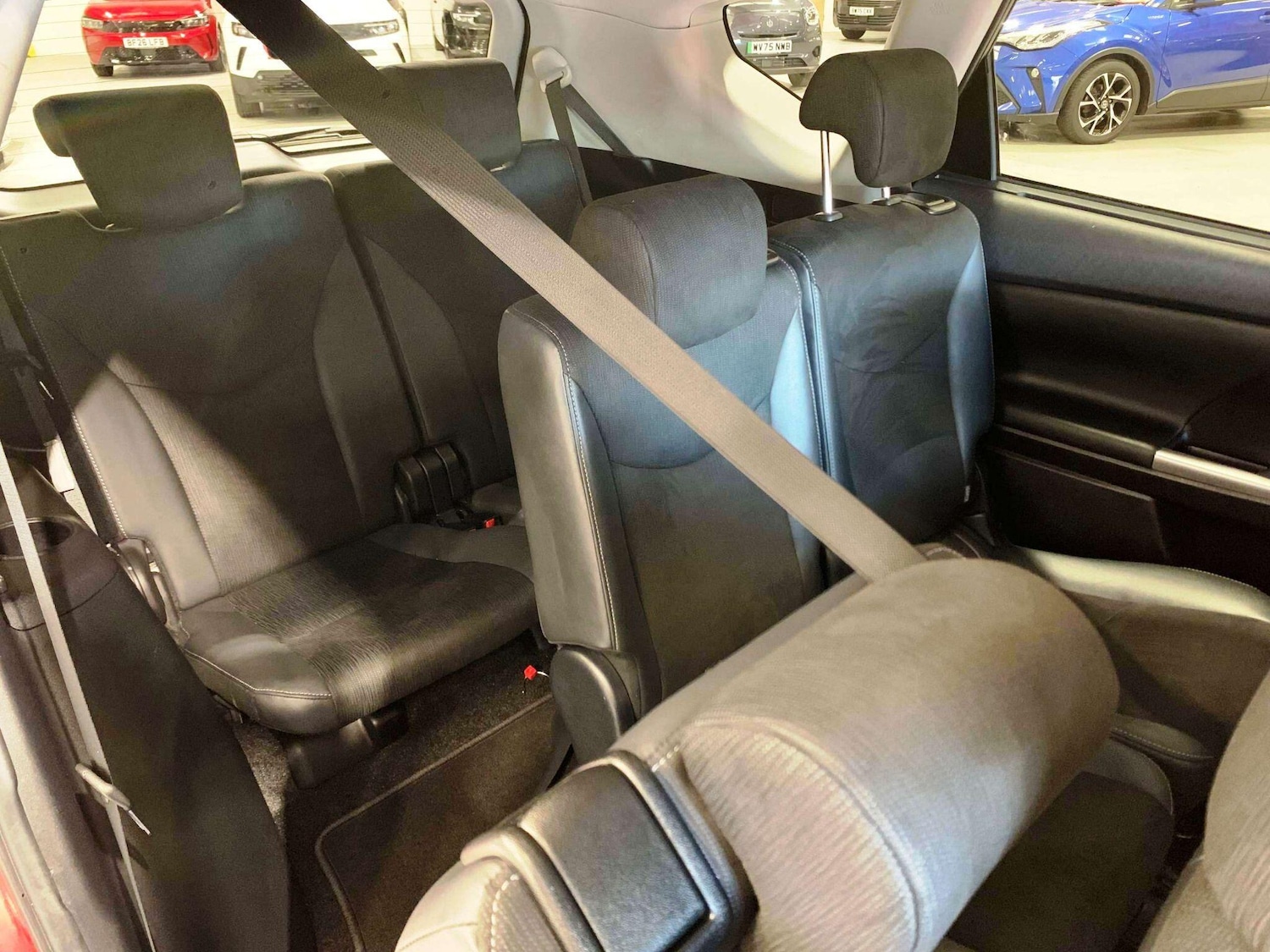 Used Toyota Prius+ 2019 for sale - 78170702: Photo 14