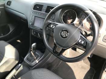 Used Volkswagen Polo 2015 for sale - 74974744: Photo