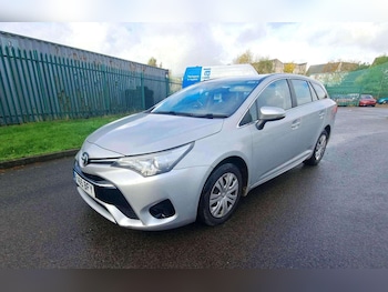 (65) - 1.6 D-4D Active Touring Sports Euro 6 (s/s) 5dr