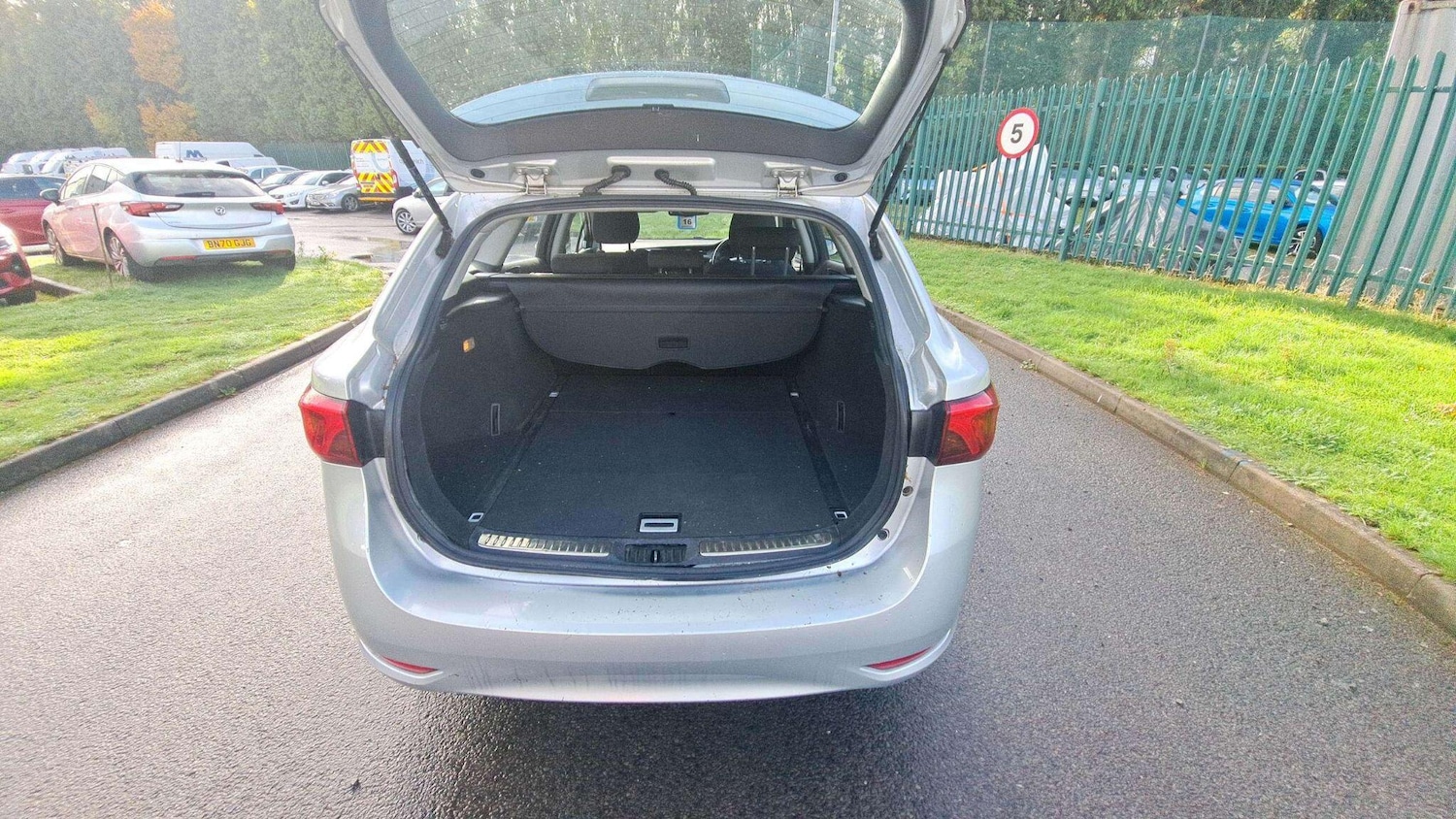 Used Toyota Avensis 2016 for sale - 76499978: Photo 5