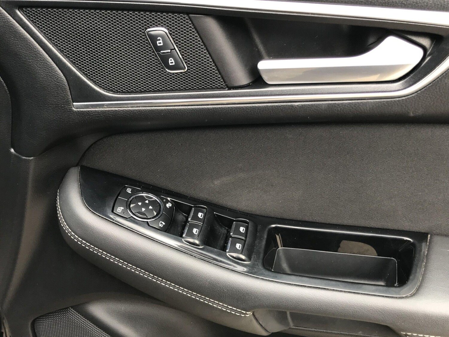 Used Ford S-Max 2015 for sale - 76608041: Photo 26