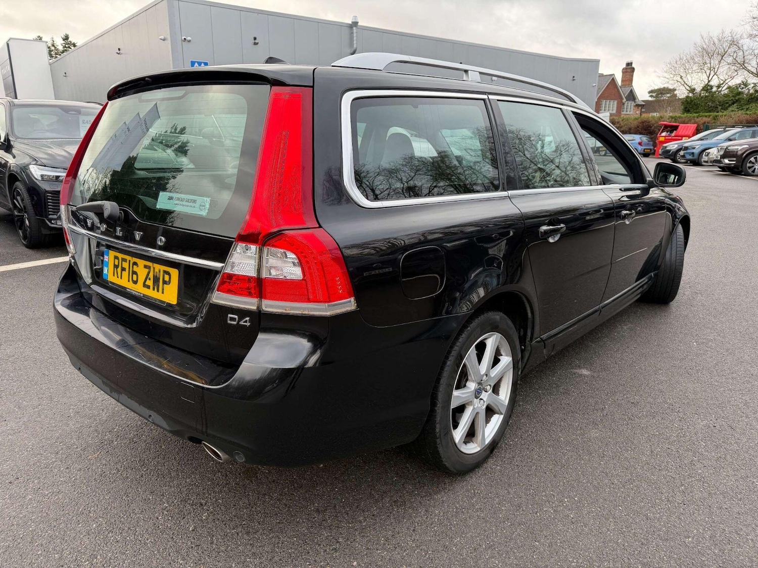 Used Volvo V70 2016 for sale - 77550735: Photo 2