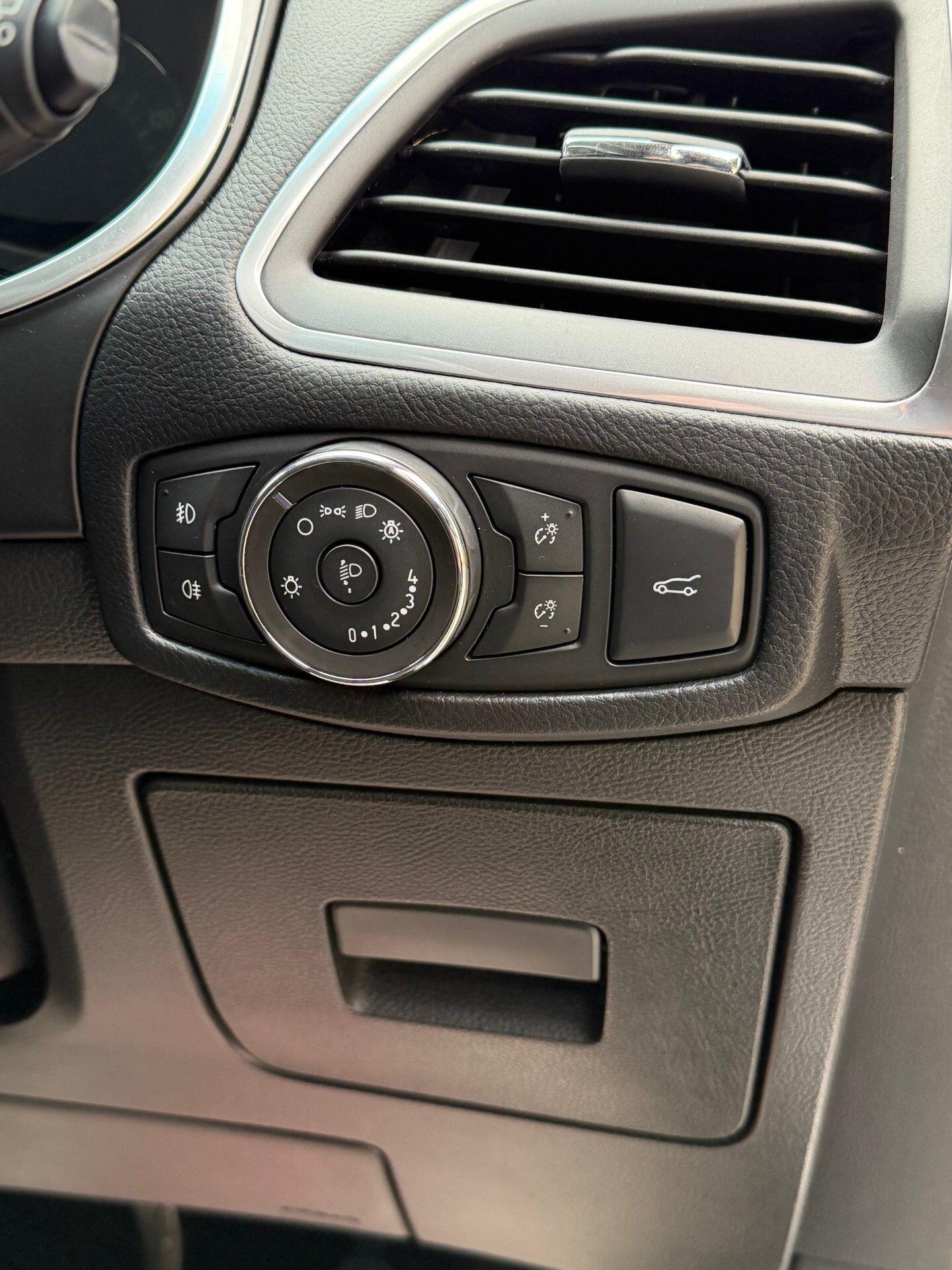 Used Ford Edge 2017 for sale - 77496584: Photo 24