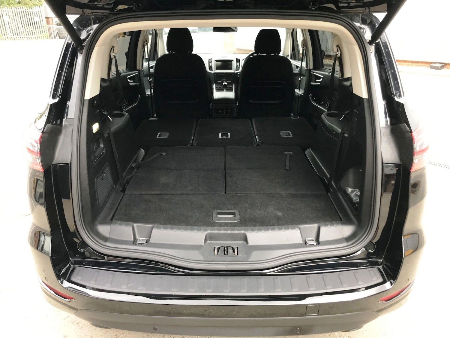 Used Ford S-Max 2015 for sale - 76781927: Photo 12