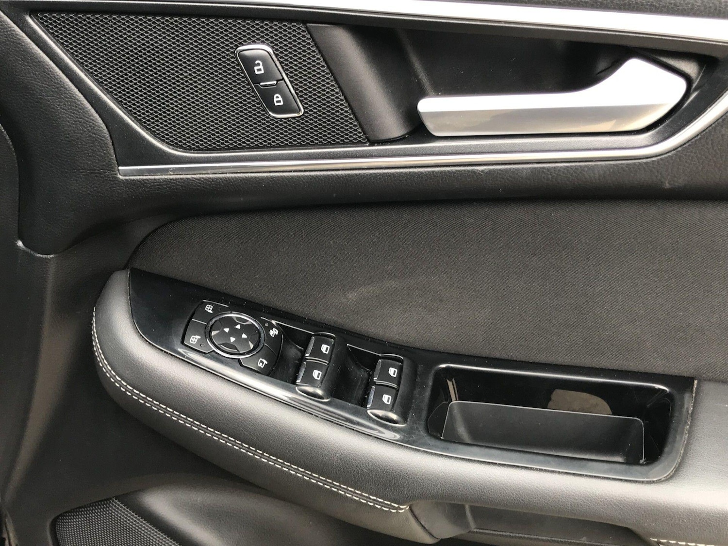 Used Ford S-Max 2015 for sale - 76781927: Photo 26