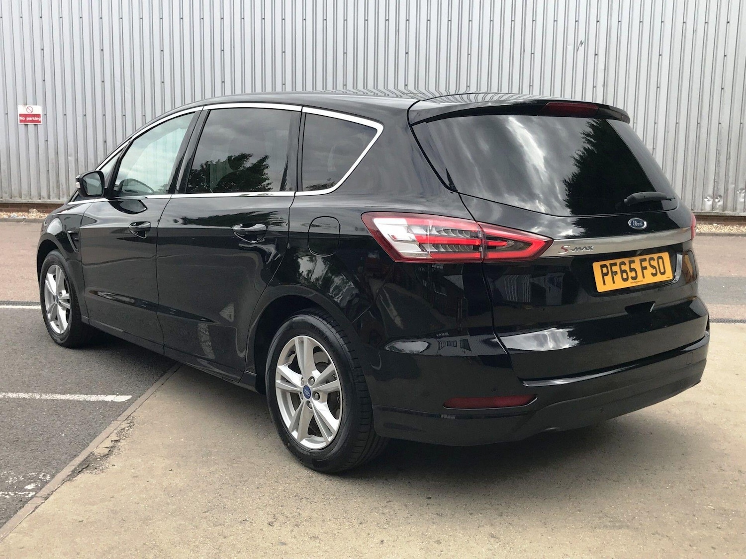 Used Ford S-Max 2015 for sale - 76781927: Photo 6