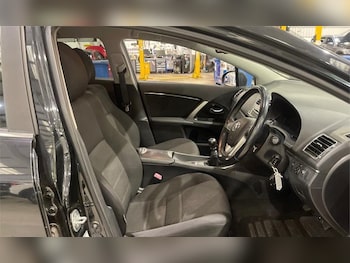 Used Toyota Avensis 2014 for sale - 76136323: Photo 2