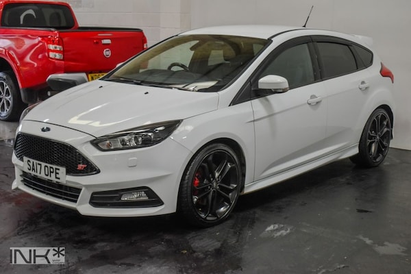 Used Ford Focus 2017 for sale - 76236111: Photo 5