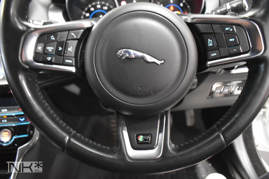 Used Jaguar XE 2016 for sale - 76883254: Photo 21