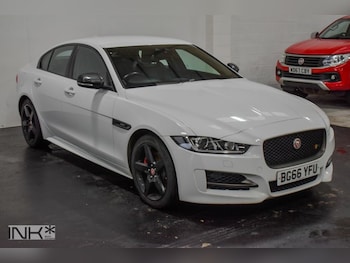 Used Jaguar XE 2016 for sale - 76883254: Photo