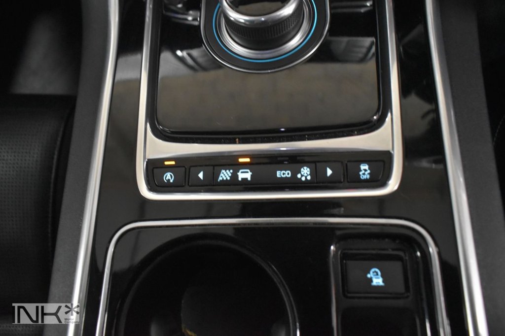 Used Jaguar XE 2016 for sale - 76883254: Photo 41