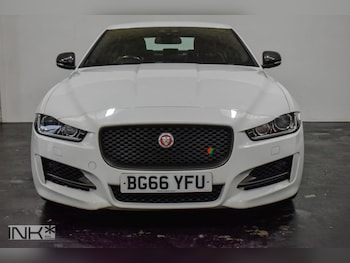 Used Jaguar XE 2016 for sale - 76883254: Photo