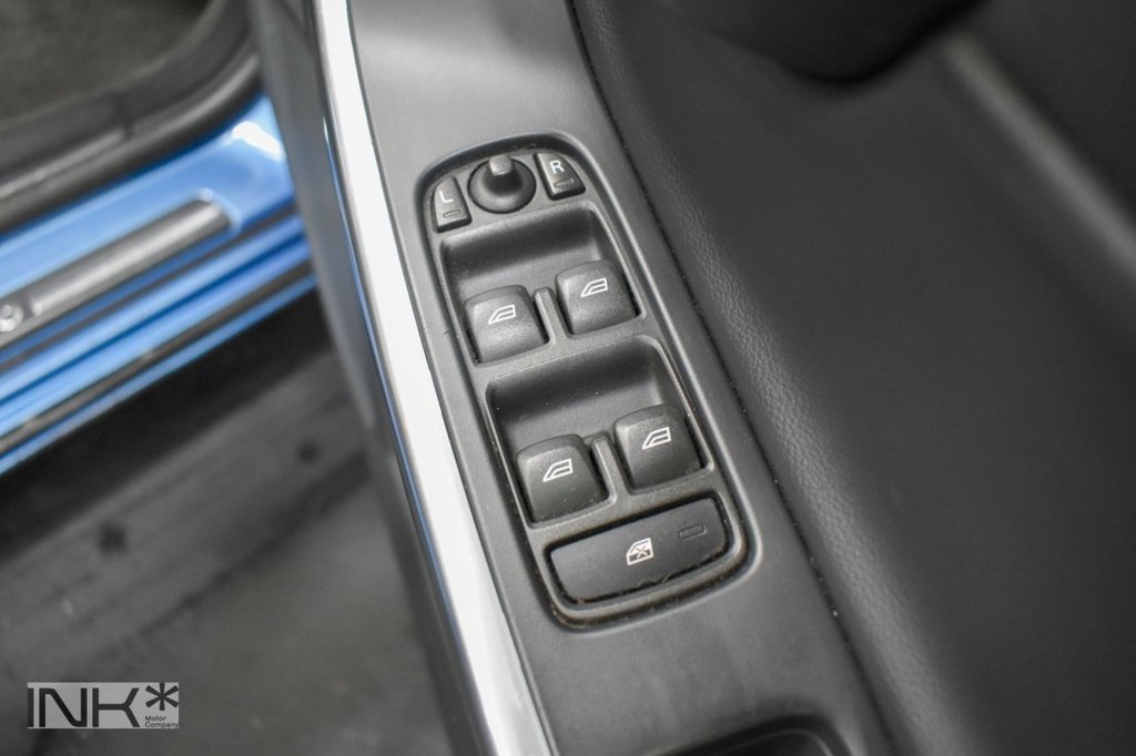 Used Volvo V60 2016 for sale - 77110348: Photo 38