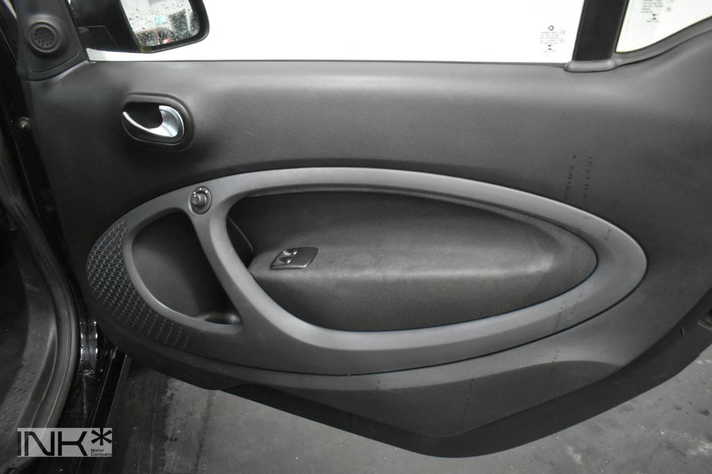 Used smart fortwo 2015 for sale - 78124206: Photo 32